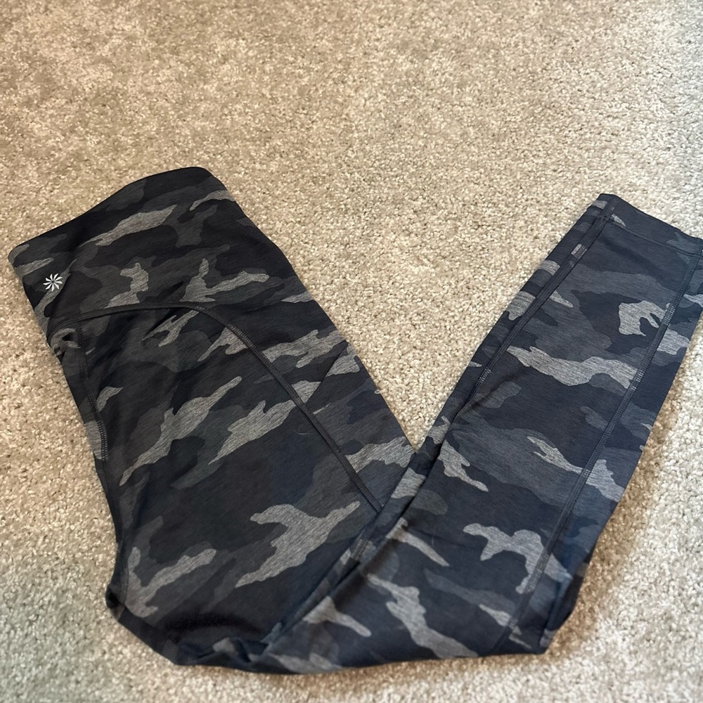 Athleta camo leggings with pockets